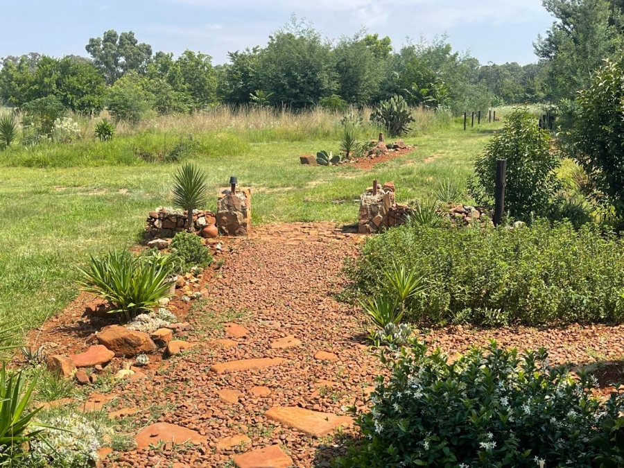 5 Bedroom Property for Sale in Homestead Apple Orchards Gauteng