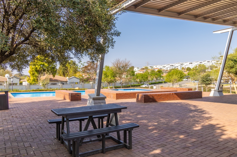 2 Bedroom Property for Sale in Paulshof Gauteng