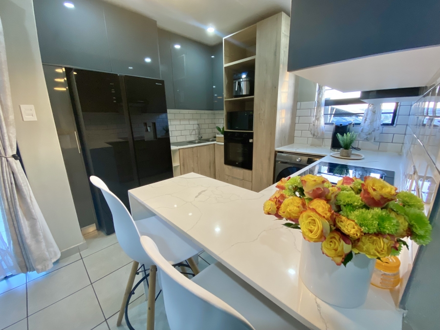 4 Bedroom Property for Sale in Lotus Gardens Gauteng