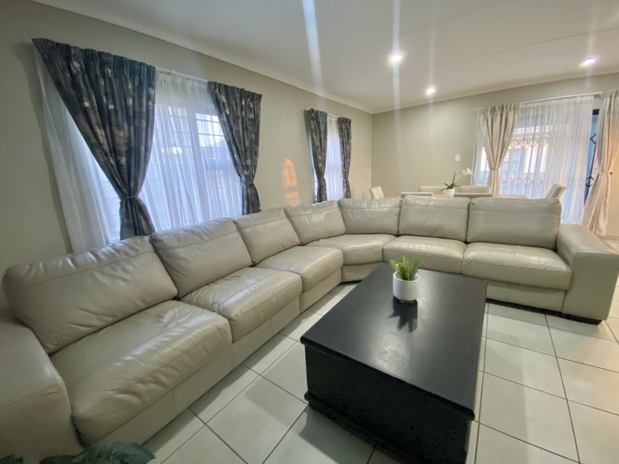 4 Bedroom Property for Sale in Lotus Gardens Gauteng