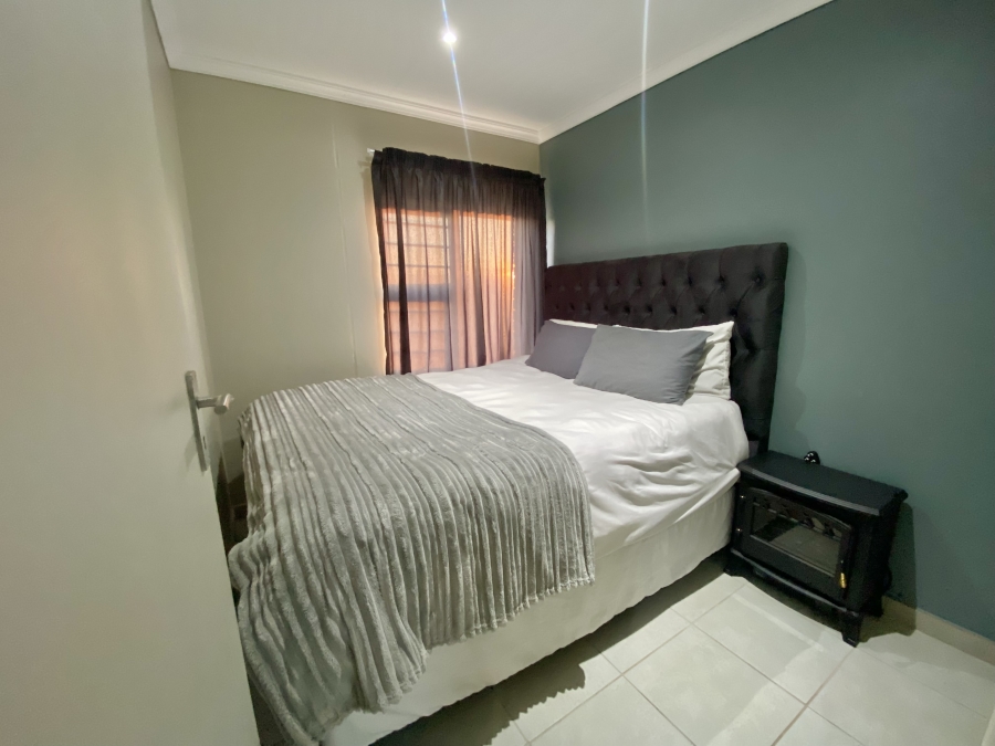 4 Bedroom Property for Sale in Lotus Gardens Gauteng