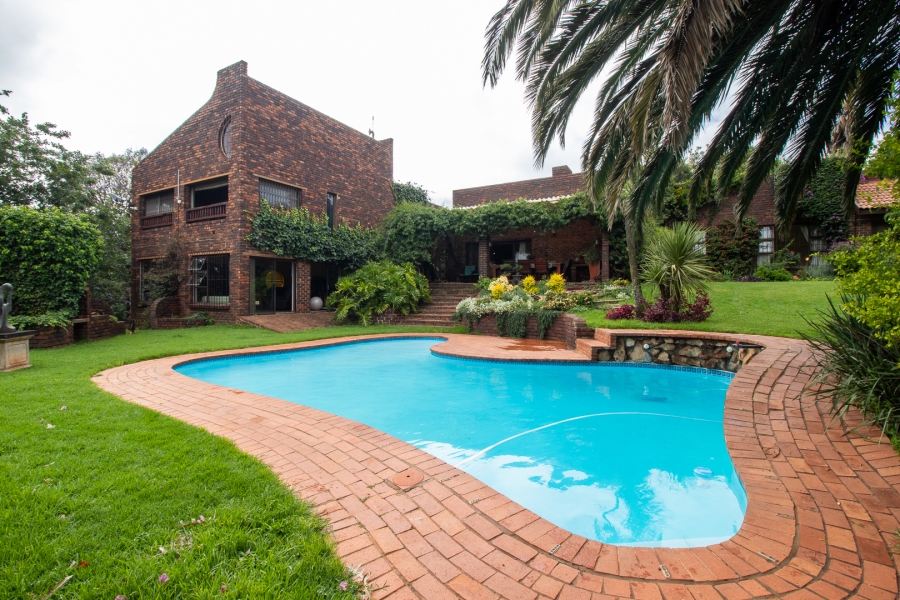 5 Bedroom Property for Sale in Golf View Gauteng