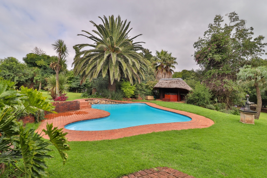 5 Bedroom Property for Sale in Golf View Gauteng