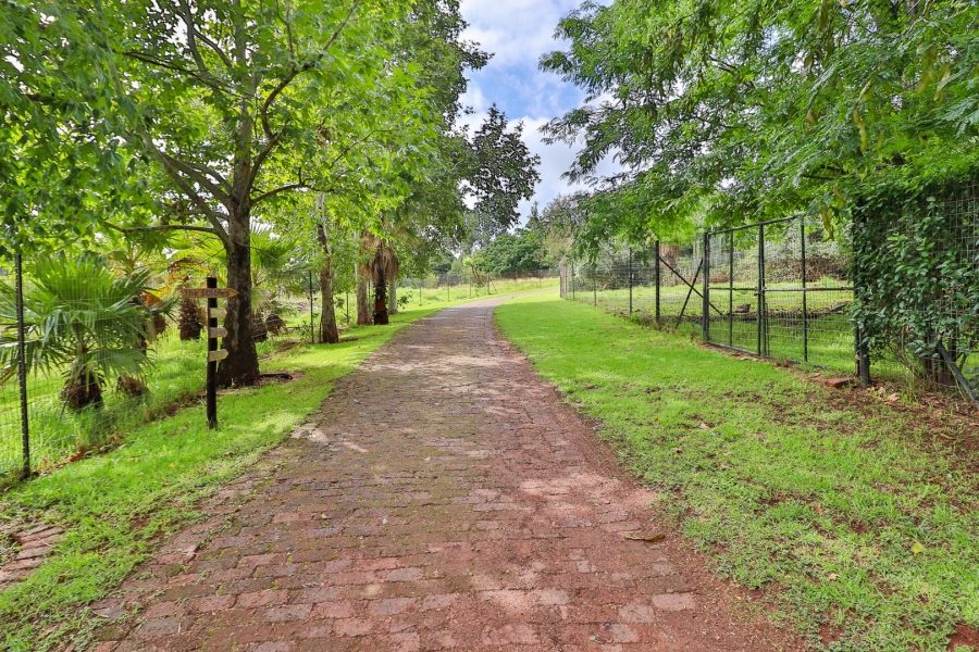 5 Bedroom Property for Sale in Golf View Gauteng