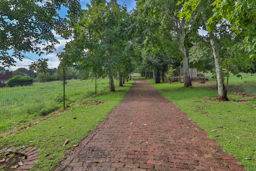 5 Bedroom Property for Sale in Golf View Gauteng