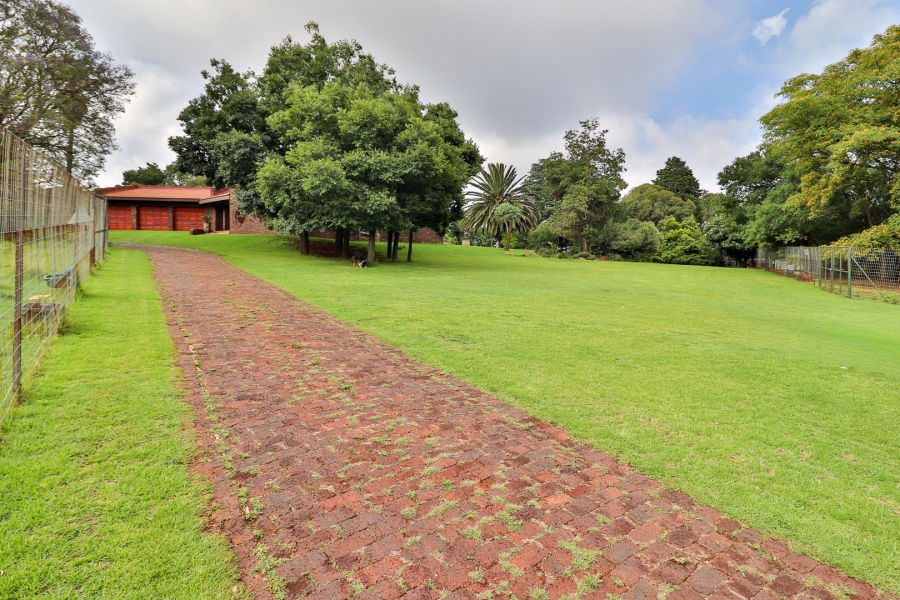 5 Bedroom Property for Sale in Golf View Gauteng
