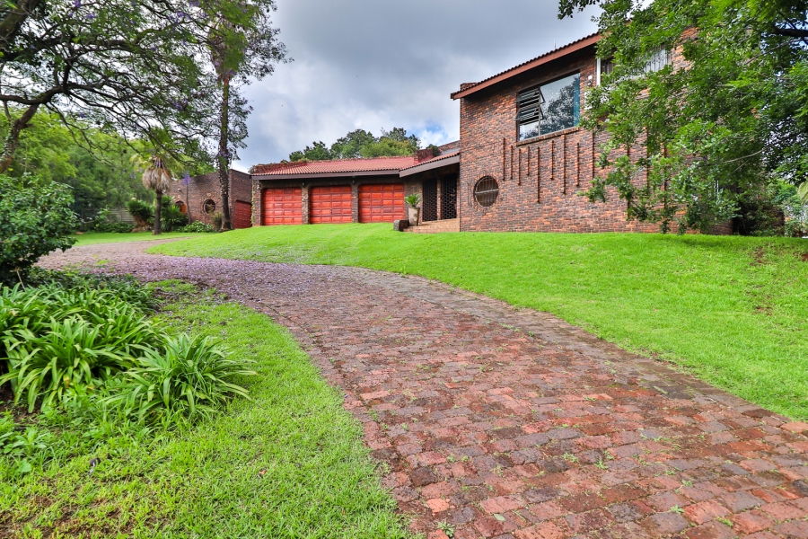 5 Bedroom Property for Sale in Golf View Gauteng