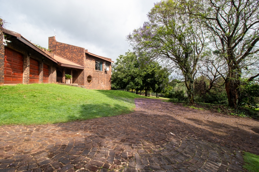 5 Bedroom Property for Sale in Golf View Gauteng