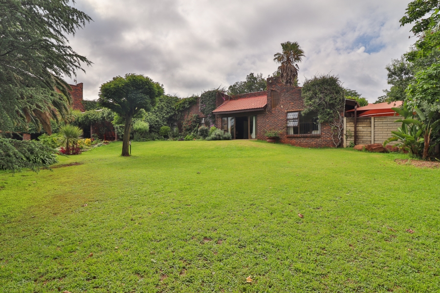 5 Bedroom Property for Sale in Golf View Gauteng