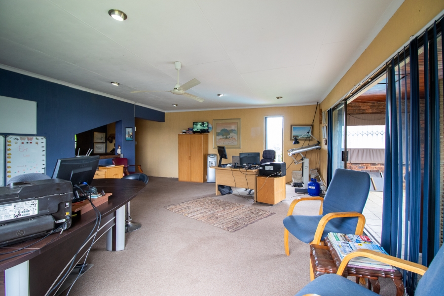 5 Bedroom Property for Sale in Golf View Gauteng