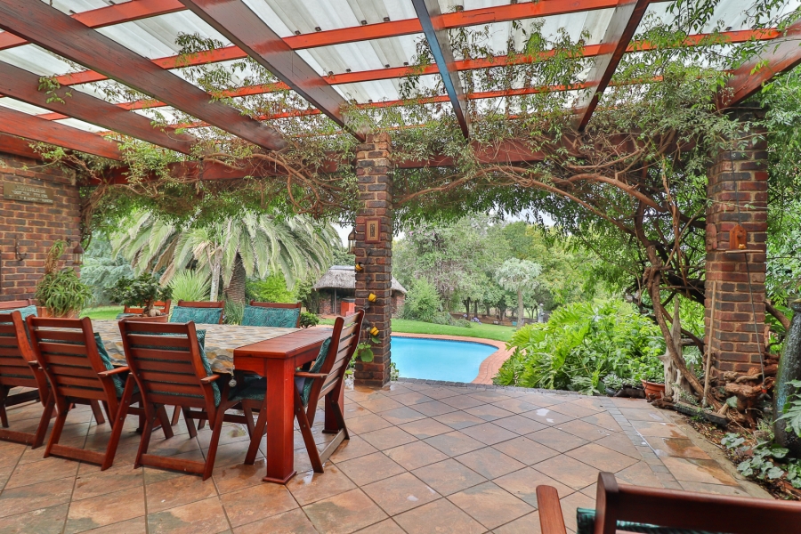 5 Bedroom Property for Sale in Golf View Gauteng