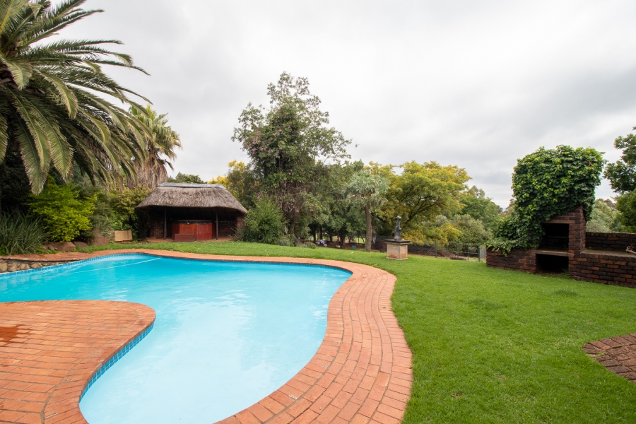 5 Bedroom Property for Sale in Golf View Gauteng