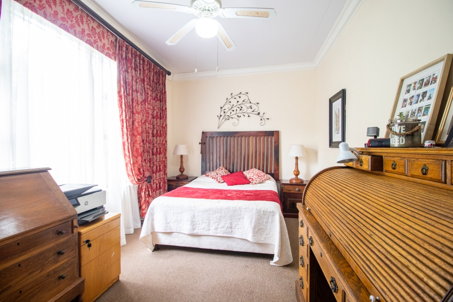 5 Bedroom Property for Sale in Golf View Gauteng