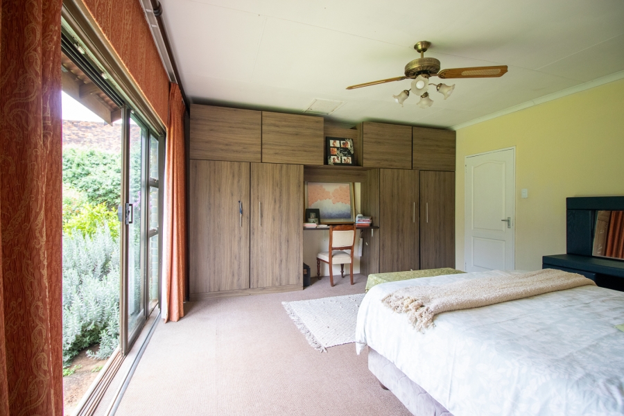 5 Bedroom Property for Sale in Golf View Gauteng