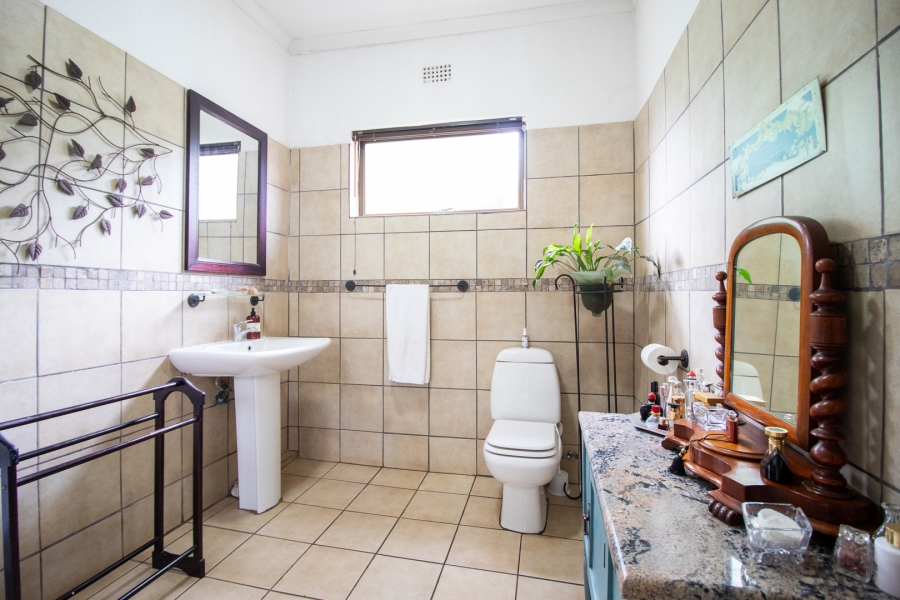 5 Bedroom Property for Sale in Golf View Gauteng