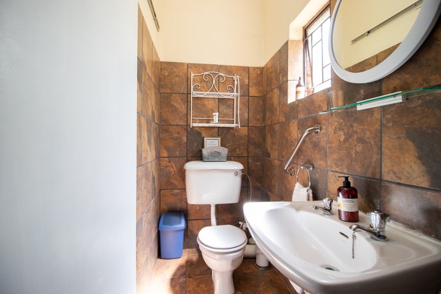 5 Bedroom Property for Sale in Golf View Gauteng