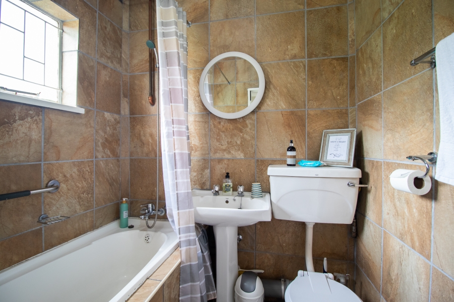 5 Bedroom Property for Sale in Golf View Gauteng