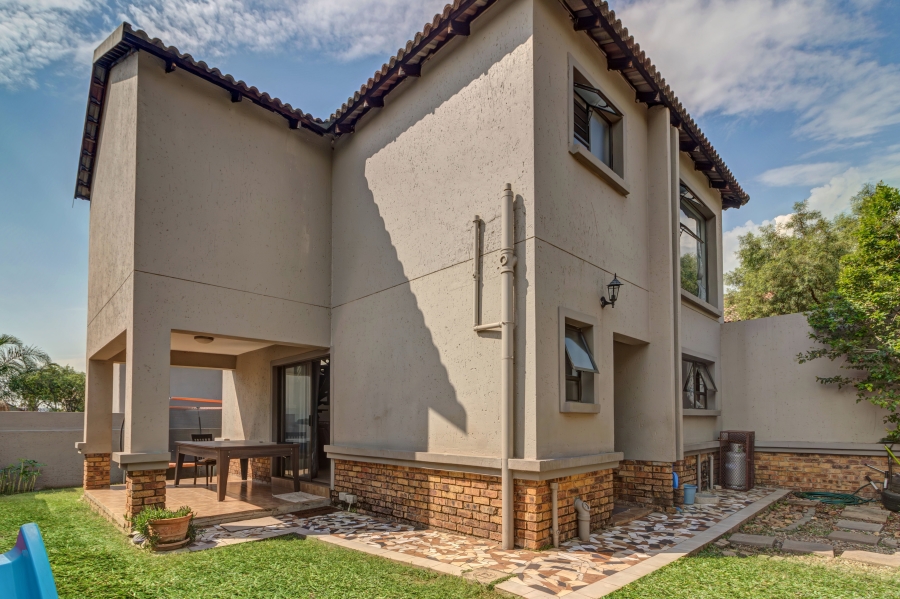 3 Bedroom Property for Sale in Broadacres Gauteng