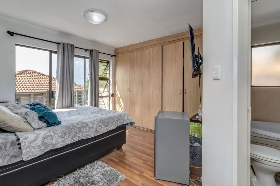 3 Bedroom Property for Sale in Broadacres Gauteng