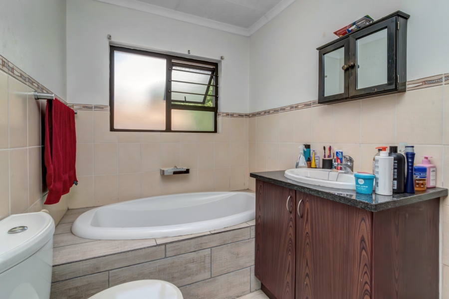 3 Bedroom Property for Sale in Broadacres Gauteng