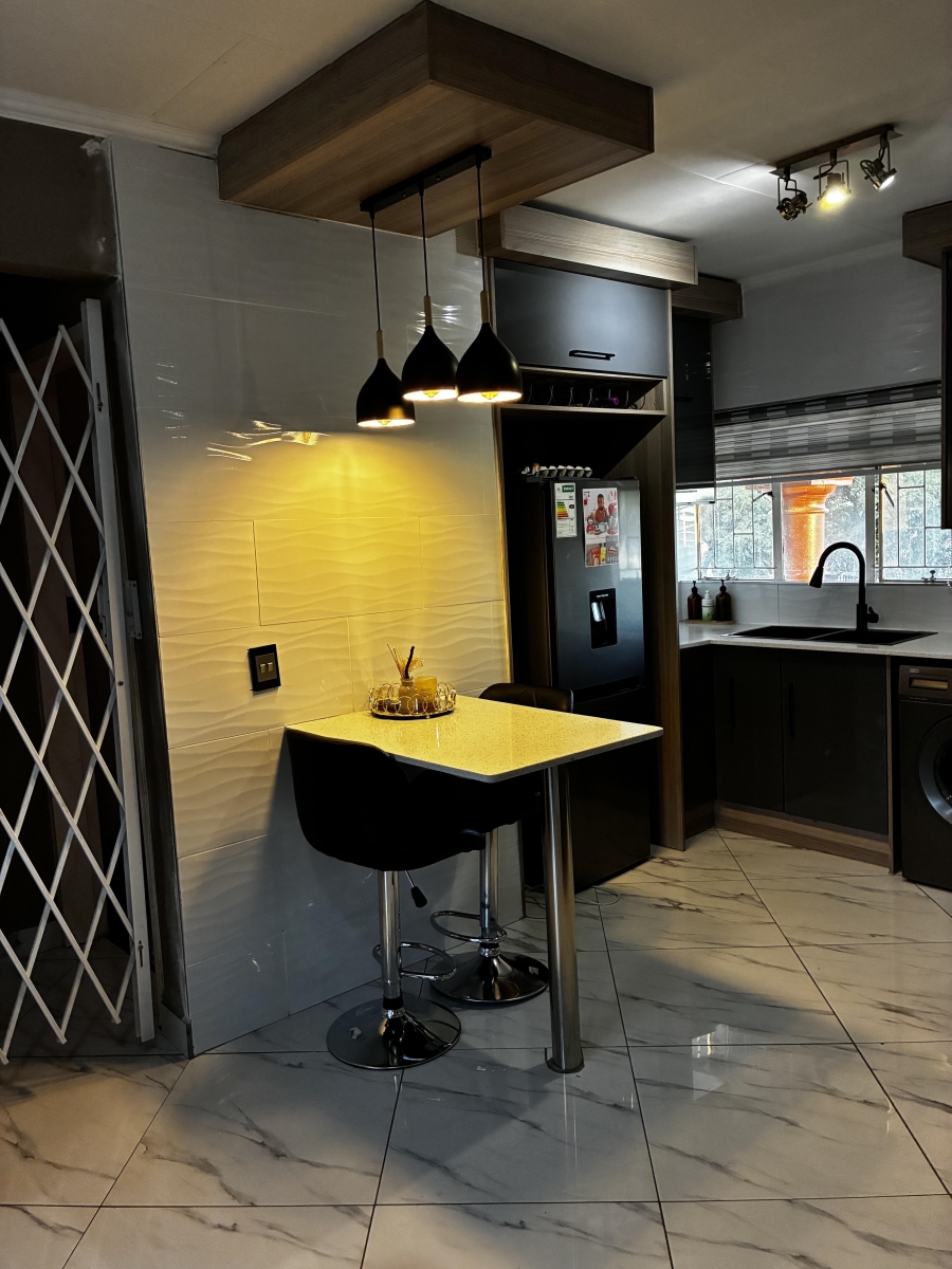 2 Bedroom Property for Sale in Ravensklip Gauteng