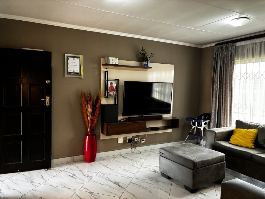2 Bedroom Property for Sale in Ravensklip Gauteng