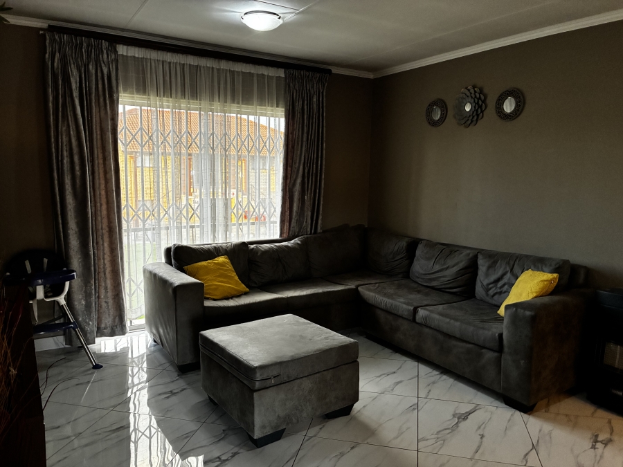 2 Bedroom Property for Sale in Ravensklip Gauteng