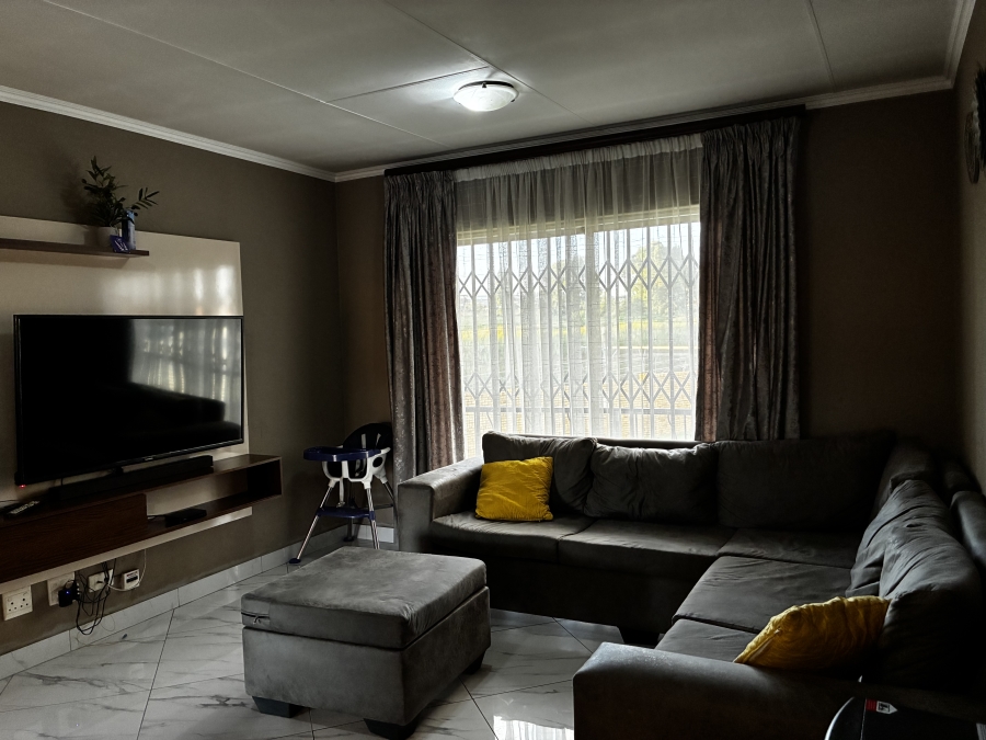2 Bedroom Property for Sale in Ravensklip Gauteng