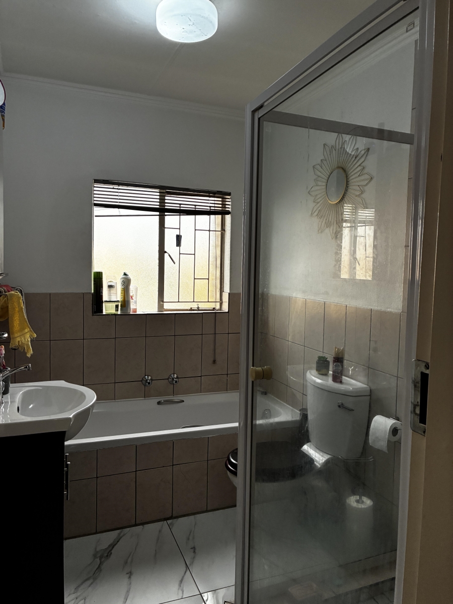 2 Bedroom Property for Sale in Ravensklip Gauteng
