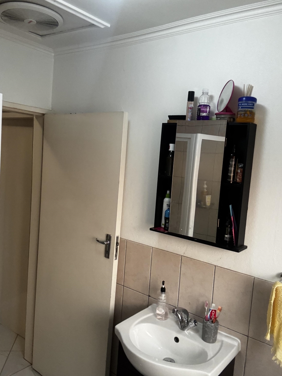 2 Bedroom Property for Sale in Ravensklip Gauteng