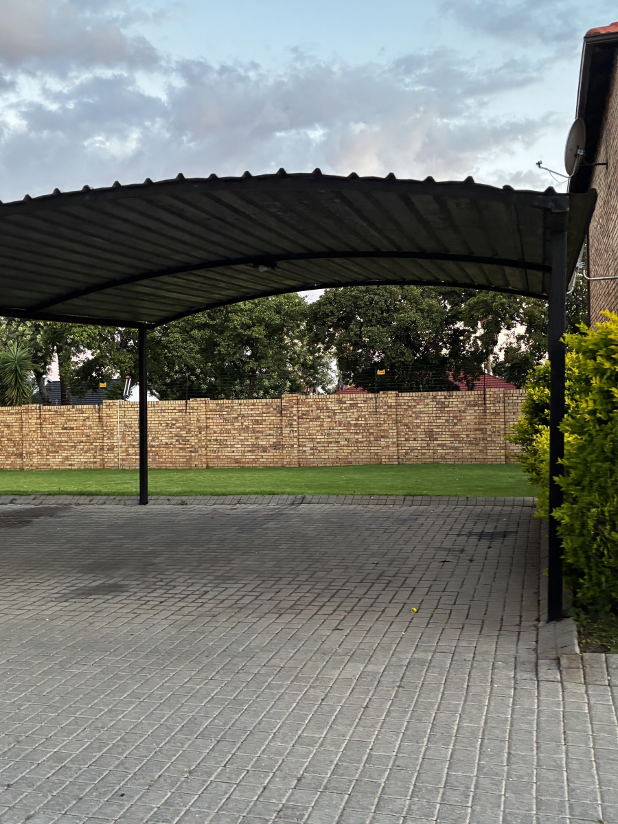 2 Bedroom Property for Sale in Ravensklip Gauteng