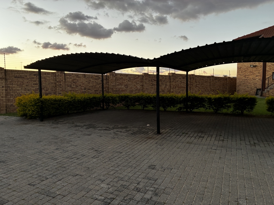 2 Bedroom Property for Sale in Ravensklip Gauteng