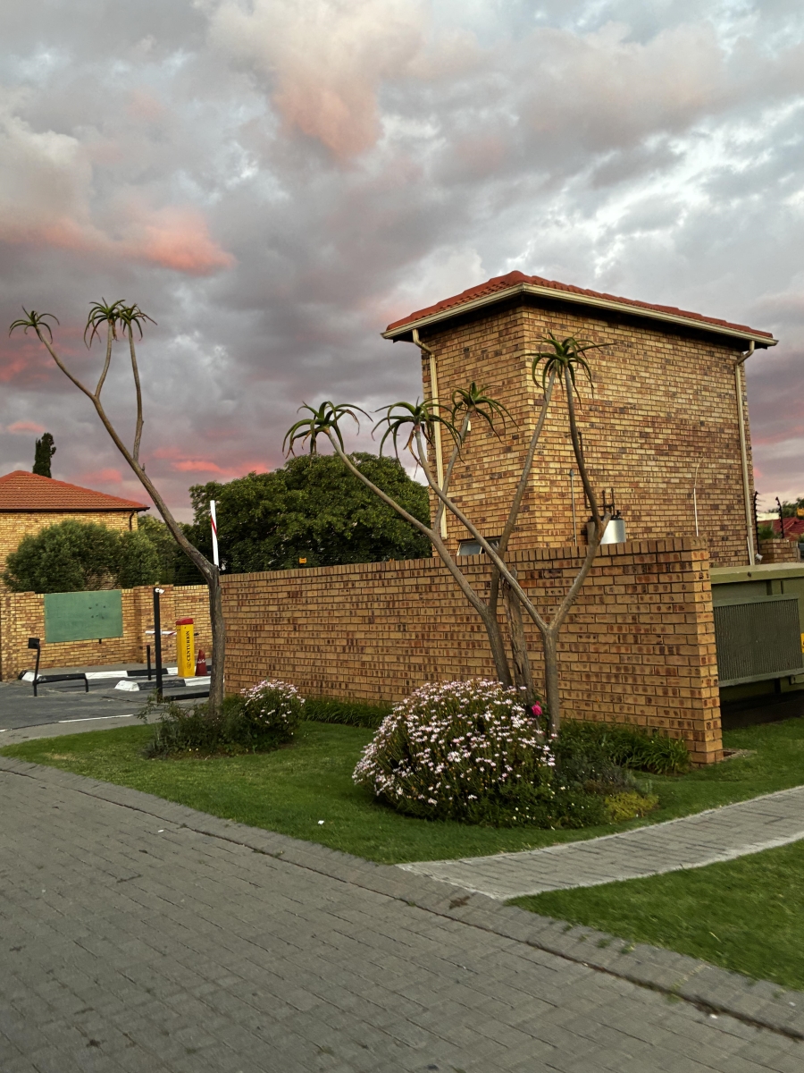 2 Bedroom Property for Sale in Ravensklip Gauteng