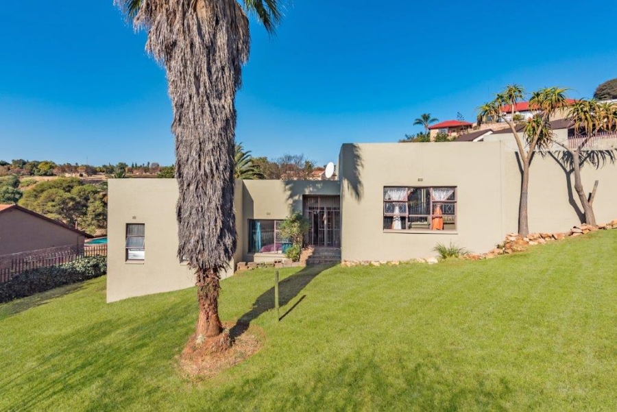 To Let 3 Bedroom Property for Rent in Rant En Dal Gauteng