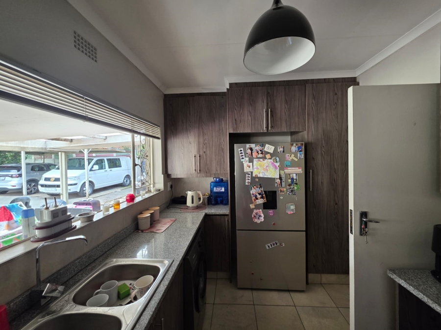 To Let 5 Bedroom Property for Rent in Bardene Gauteng