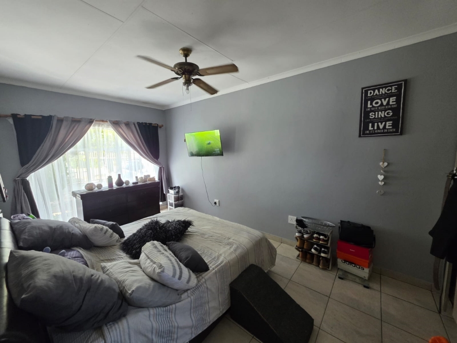 To Let 5 Bedroom Property for Rent in Bardene Gauteng