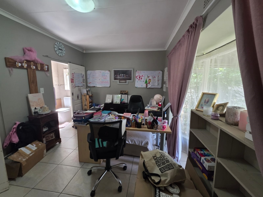 To Let 5 Bedroom Property for Rent in Bardene Gauteng