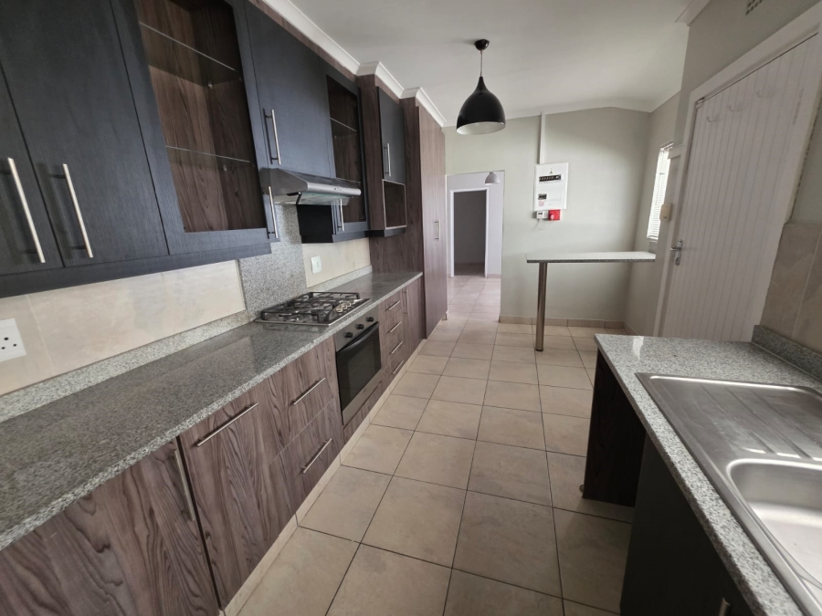 To Let 5 Bedroom Property for Rent in Bardene Gauteng