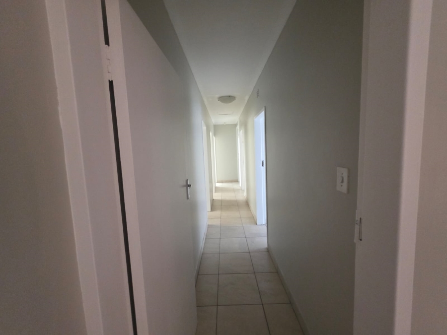 To Let 5 Bedroom Property for Rent in Bardene Gauteng