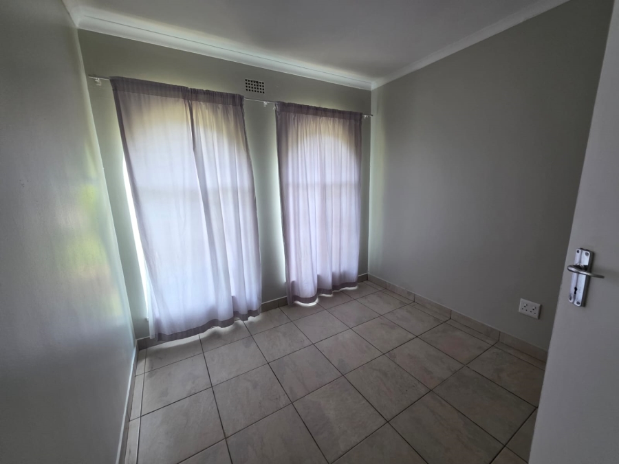To Let 5 Bedroom Property for Rent in Bardene Gauteng