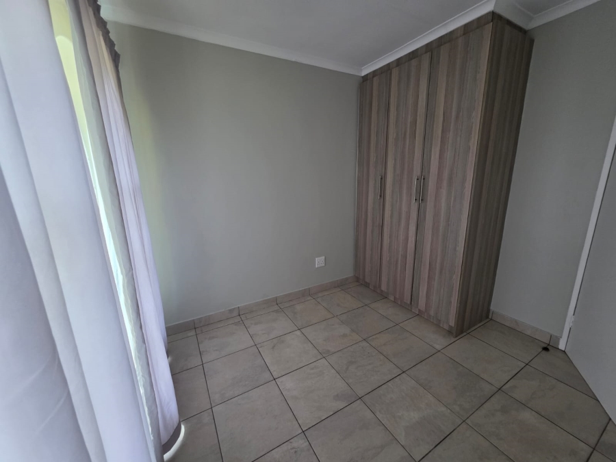 To Let 5 Bedroom Property for Rent in Bardene Gauteng