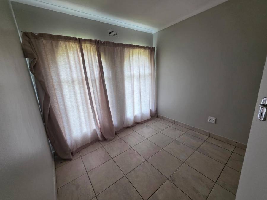 To Let 5 Bedroom Property for Rent in Bardene Gauteng