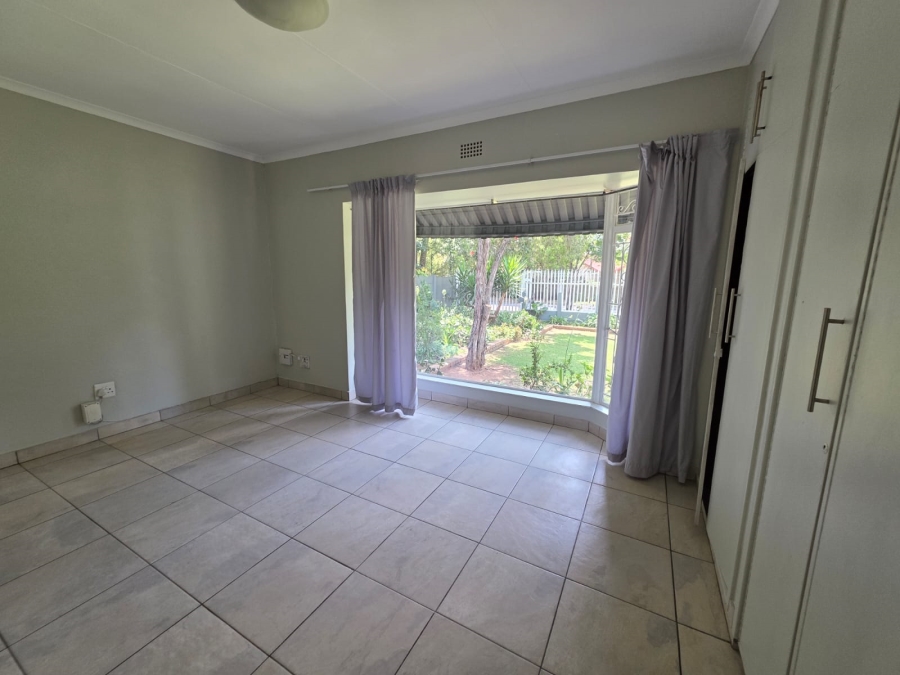 To Let 5 Bedroom Property for Rent in Bardene Gauteng