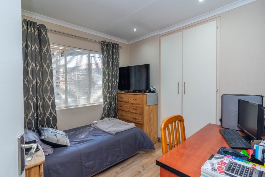 3 Bedroom Property for Sale in Strubensvallei Gauteng