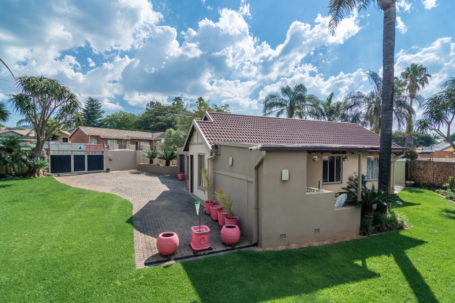 3 Bedroom Property for Sale in Strubensvallei Gauteng