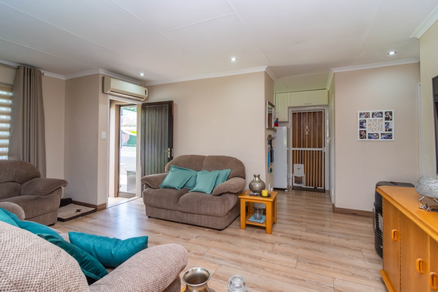 3 Bedroom Property for Sale in Strubensvallei Gauteng