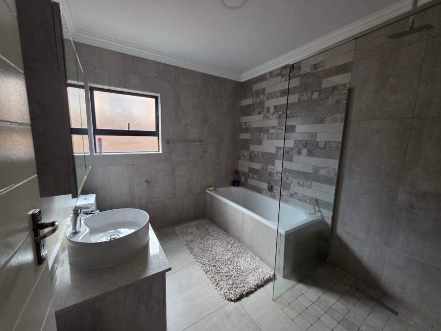 To Let 3 Bedroom Property for Rent in Bartlett Gauteng