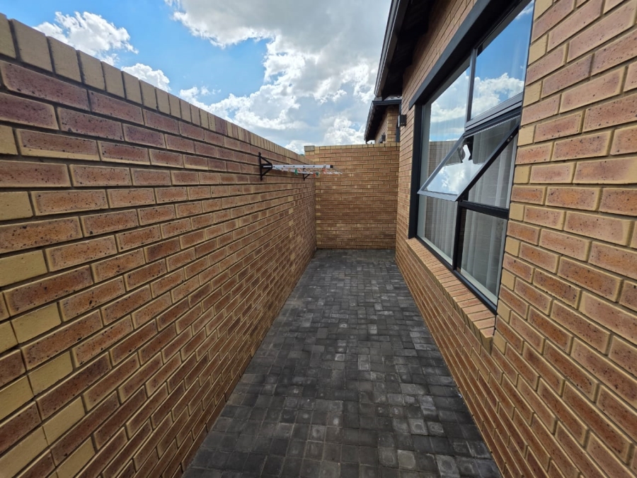 To Let 3 Bedroom Property for Rent in Bartlett Gauteng