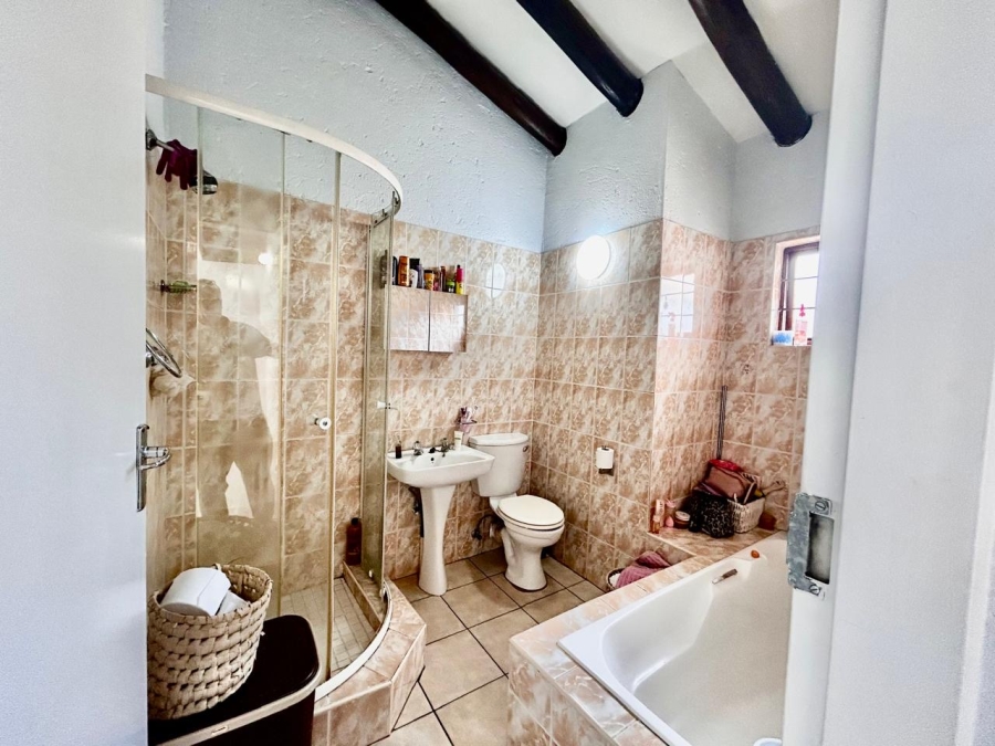 1 Bedroom Property for Sale in Paulshof Gauteng