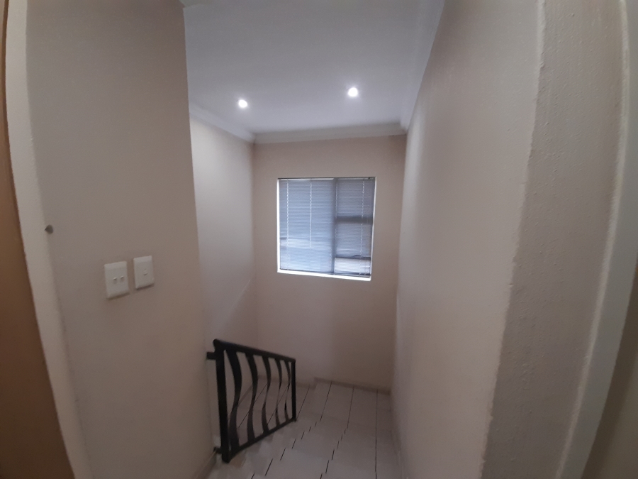 To Let 3 Bedroom Property for Rent in Sylviavale Gauteng